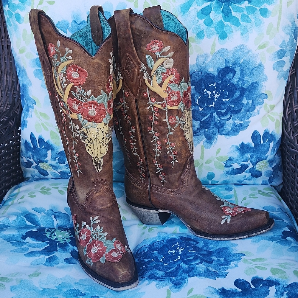 Corral Women's Leather Skull and Floral Boots Size 9 Stunning Embroidery